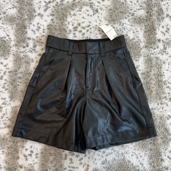Abercrombie & Fitch Pants - Brand new Abercrombie Vegan Leather black pleated shorts